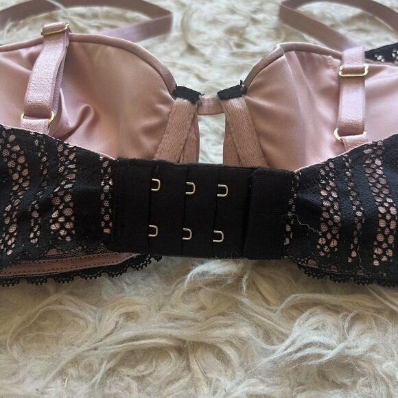 Victoria's Secret Lace Lightly Lined Plunge Black & pink Bra LUXE LINGERIE 32DD - Picture 6 of 9